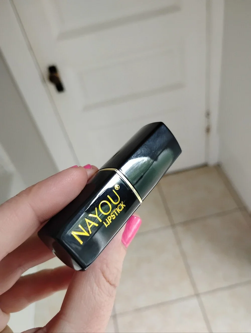 NWT /FREE WITH BUNDLE/ hypericum red lipstick